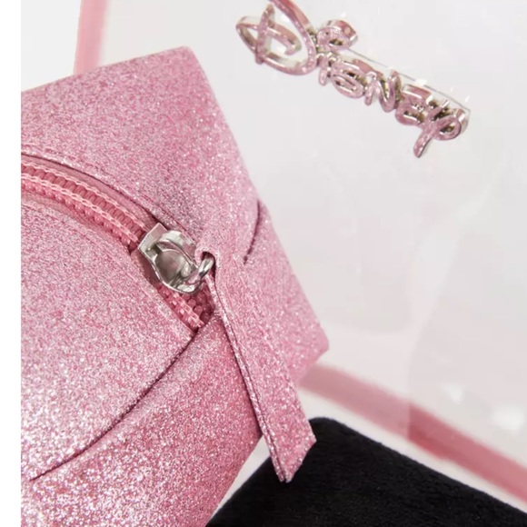 Disney three in one Minnie ,Mickey Mouse makeup cosmetic travel bag set. - Picture 3 of 15